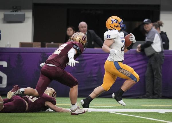 MN high school football state tournament: Ryan Meagher sets record as Minneota wins third consecutive 1A title