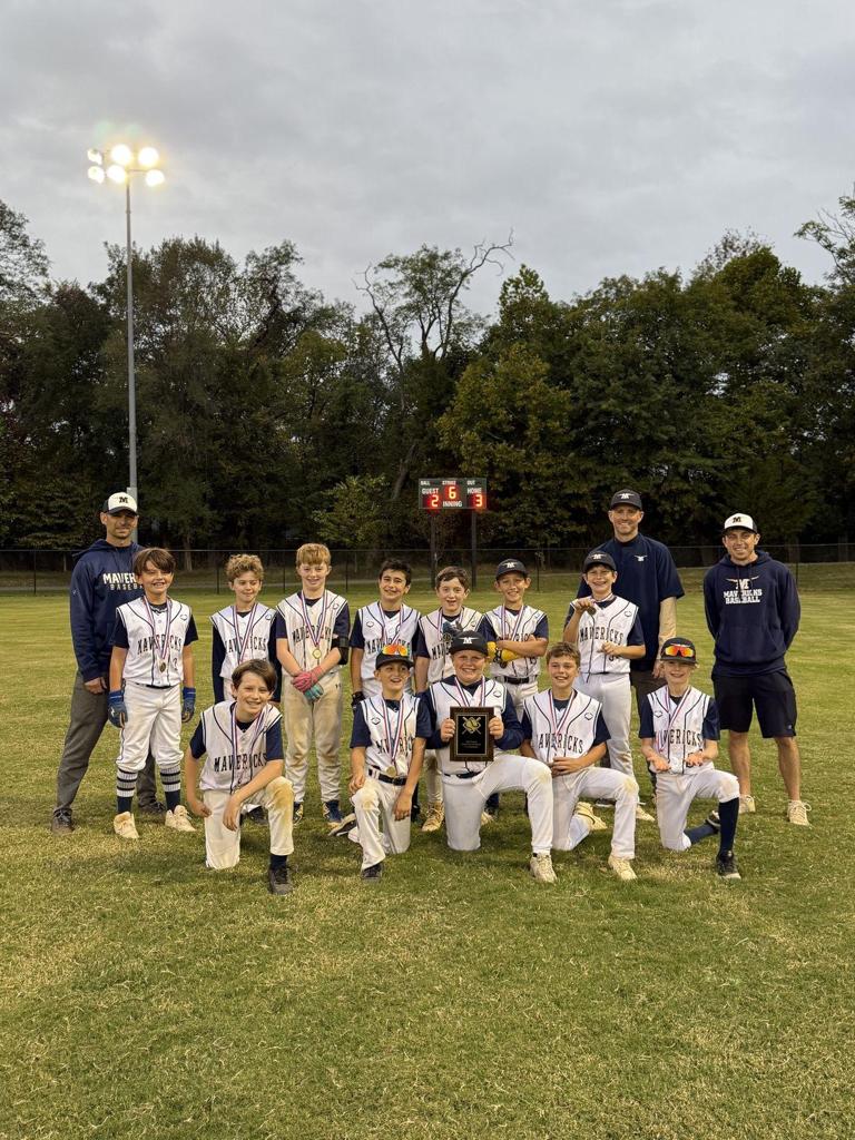 MV Mavs 11U Coach Fox Champions!