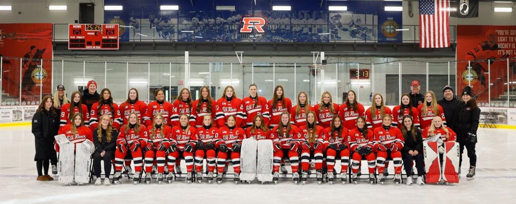 Team photo of girls hockey team