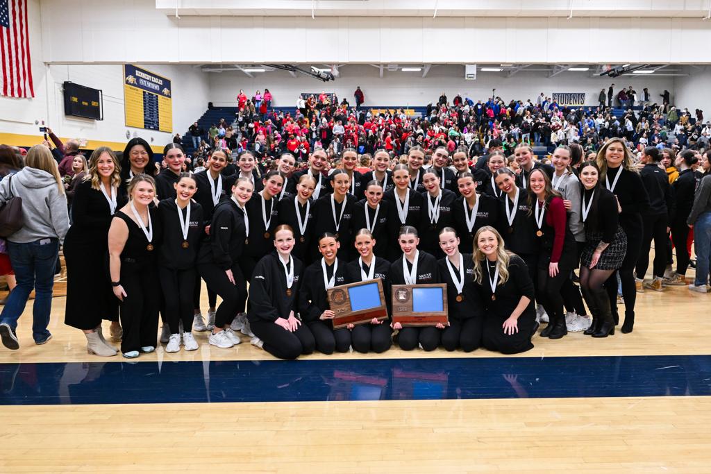 Mound Westonka dance team