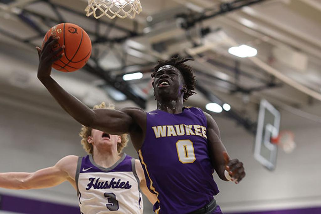 Waukee tops Huskies in 810 Showcase