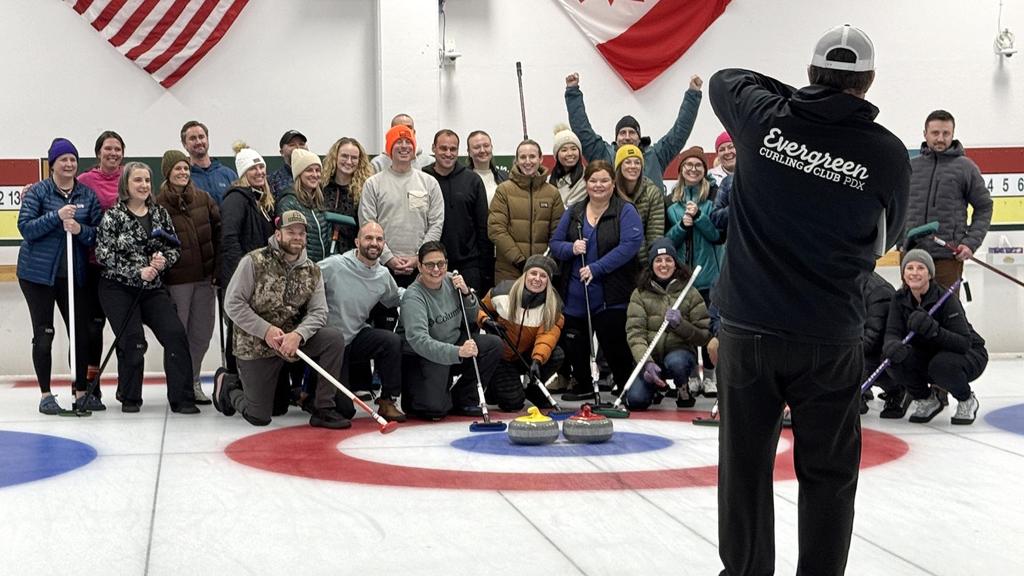 team event group photo on ice
