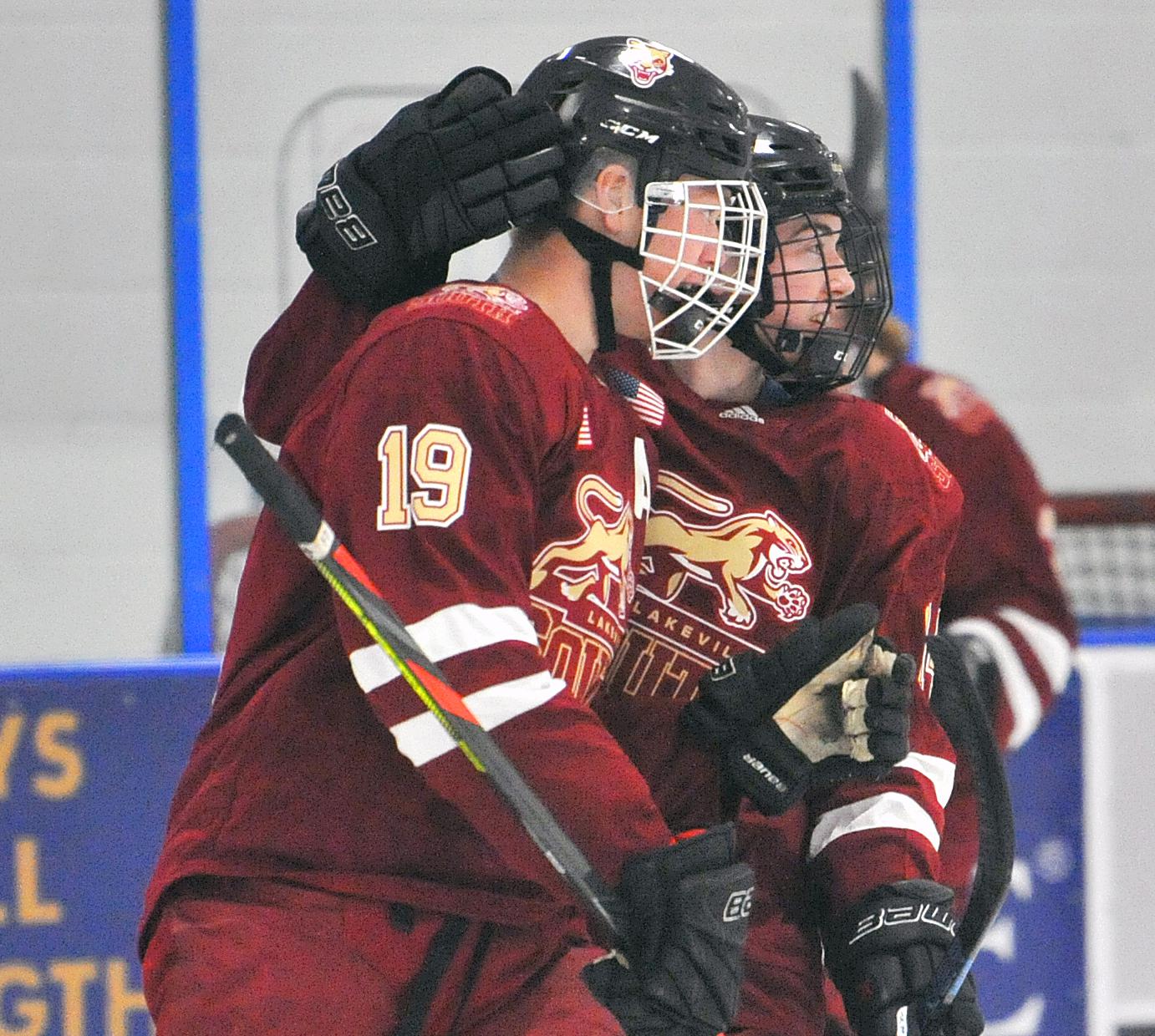 Lakeville South upsets formerly unbeaten Rosemount in South Suburban