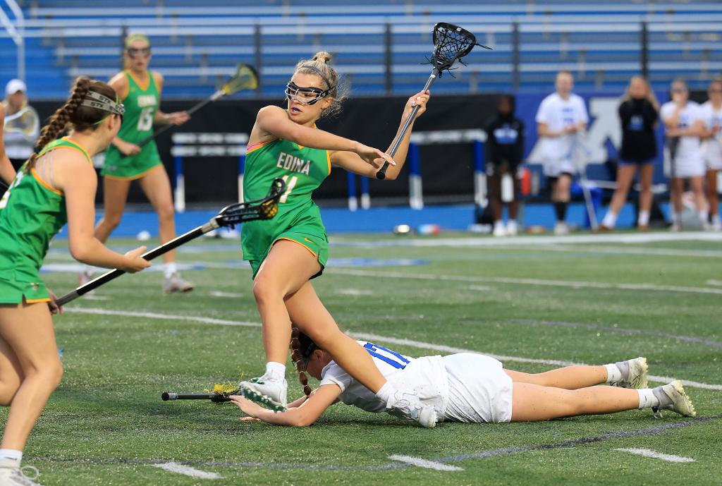 Fourthranked Edina girls rout sixthranked