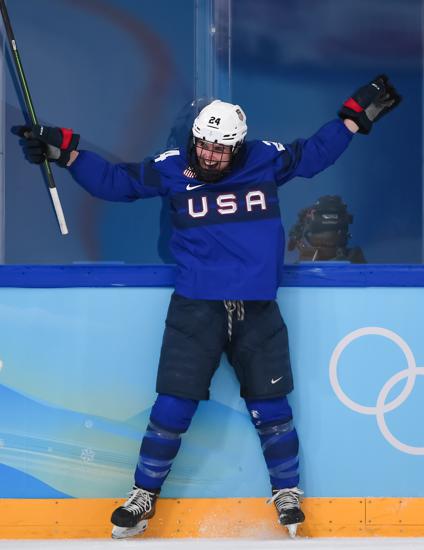 U S Women Close Out Preliminary Round With 4 2 Loss To Canada