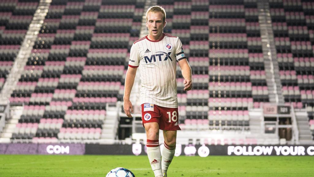 Greenville Sign North Texas SC Captain Derek Waldeck