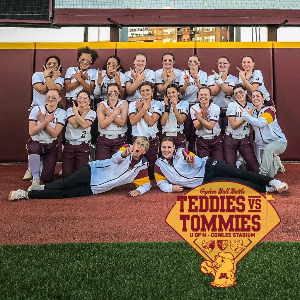 Image of Minneapolis Roosvelt Softball posing for a team photo after winning the Gopher Ball Battle at Univeristy of Minnesota’s Cowles Stadium.