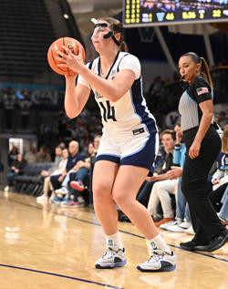 Brooke Bender kicked off her Villanova career in style, leading all bench players in scoring with 12 and pulling down six rebounds. (Photo: Josh Verlin/CoBL)